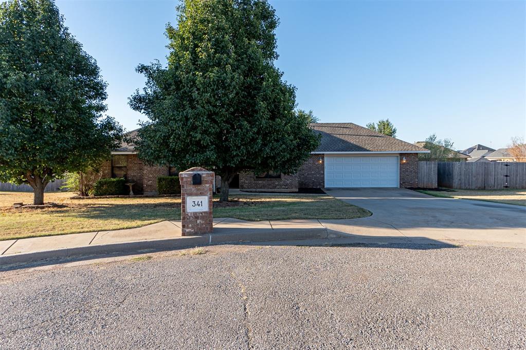 Olde Town Ct, Piedmont, OK 73078