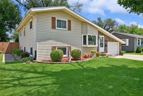 4500 Ozark Street Ne, Cedar Rapids, IA, 52402 | Card Image