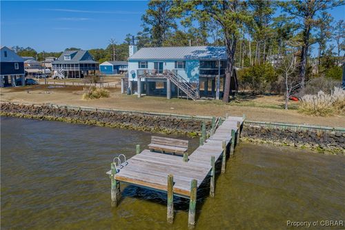 98 Bayshore Ave, North, VA, 23128-2090 | Card Image