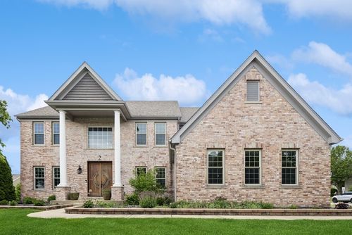 2 12 Lakes Ct, Lake In The Hills, IL, 60156-6334 | Card Image