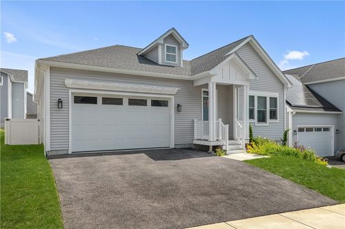 231 Seawynds Dr, North Kingstown, RI, 02852-4562 | Card Image