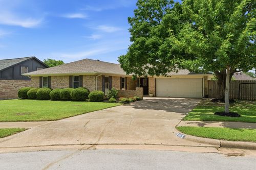2915 Post Oak Ct, Bedford, TX, 76021-3432 | Card Image