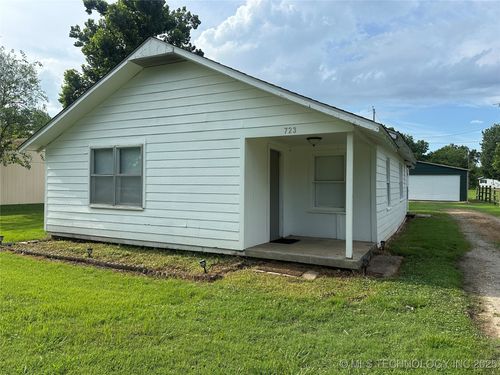 723 W Young St, Morris, OK, 74445-2047 | Card Image
