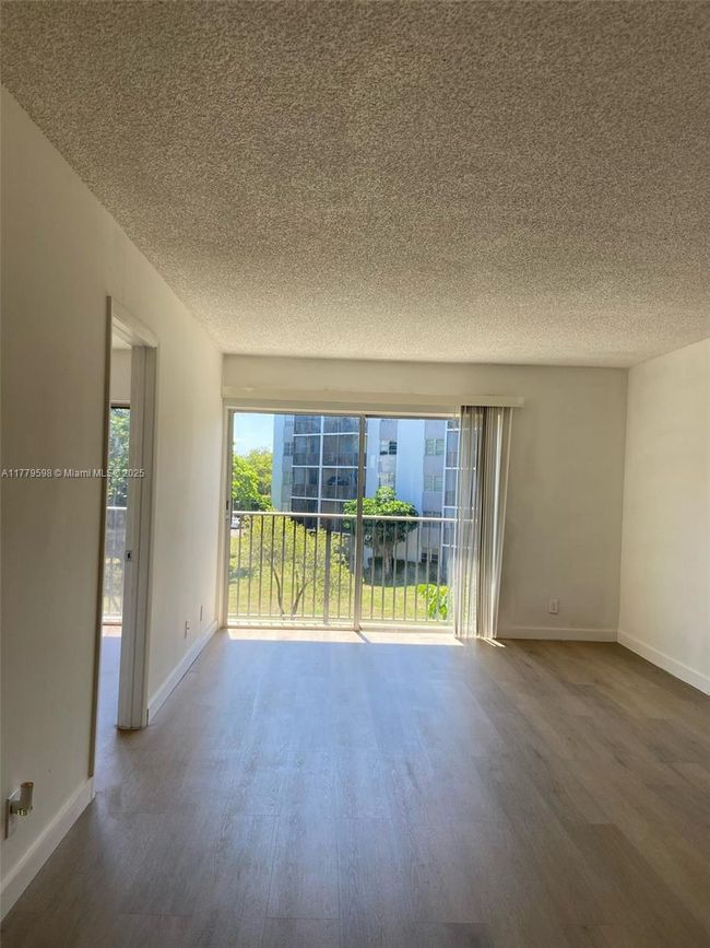 APT-305 - 8740 N Sherman Cir, Condo with 2 bedrooms, 2 bathrooms and null parking in Miramar FL | Image 8