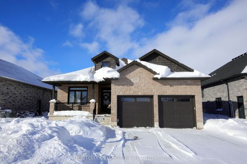 {{alt}} | Card Image