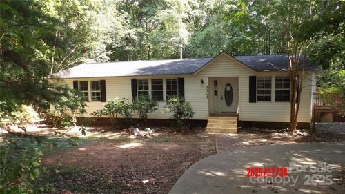 2705 Mountainview Rd, Clover, SC, 29710-7526 | Card Image