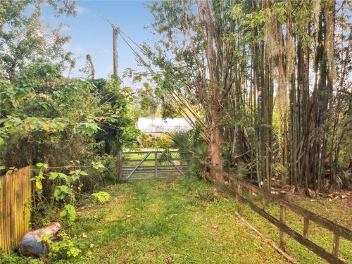 200 W English St, Plant City, FL, 33563-2467 | Card Image