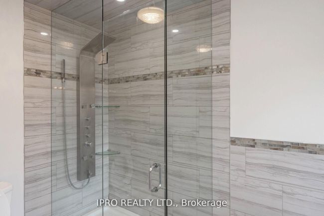 21 Sandway Dr, House other with 7 bedrooms, 5 bathrooms and 4 parking in Brampton ON | Image 25