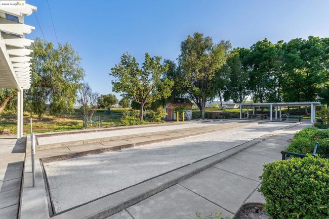 664 Prince Albert Way, Home with 2 bedrooms, 2 bathrooms and 1 parking in Brentwood CA | Image 58