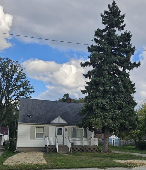 27370 Barkman St, Roseville, MI, 48066-4374 | Card Image