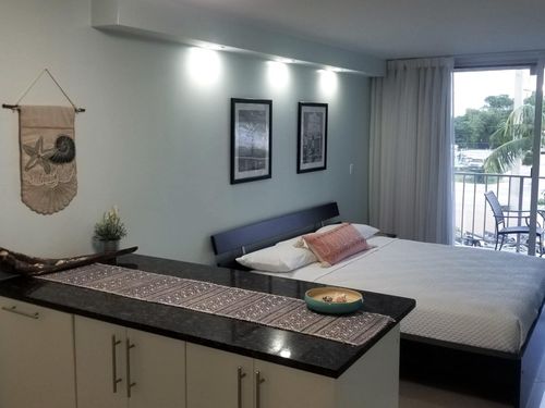 apt-302-88500 Overseas Hwy, Tavernier, FL, 33070-2070 | Card Image
