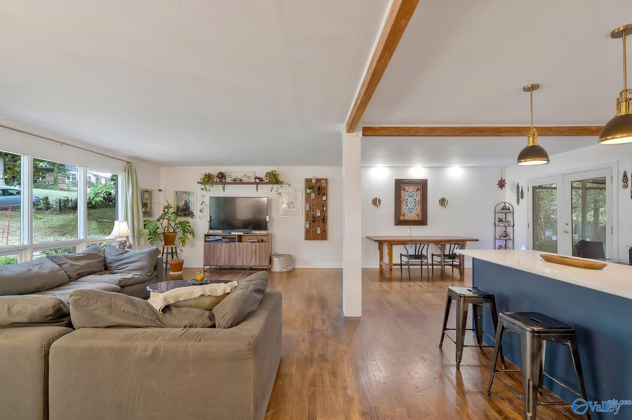 Lancelot Dr, Huntsville, AL 35803