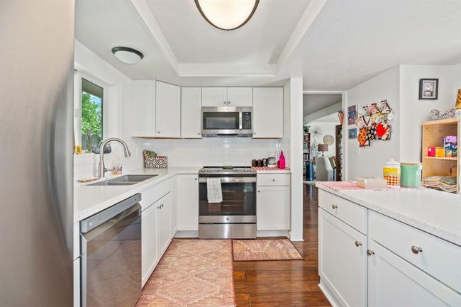 Kitchen looking toward living room | Image 16