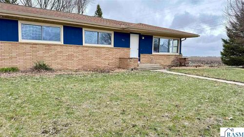 402 E North Street, Waldorf, MN, 56091 | Card Image