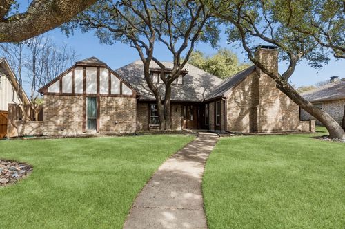 7 Bunker Hl, Richardson, TX, 75080-2327 | Card Image