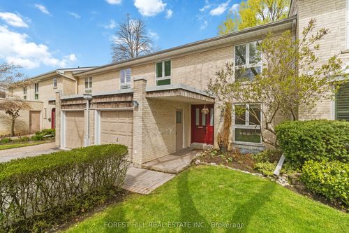 61 Snowshoe Mill Way, North York, ON, M2L1T4 | Card Image