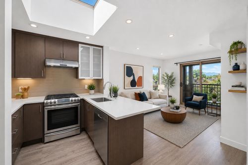 401-688 E 16th Ave, Vancouver, BC, V5T2V4 | Card Image