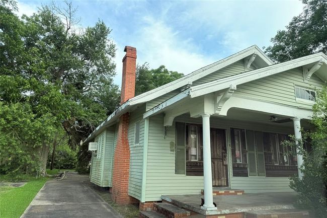 2310 Procter St, House other with 2 bedrooms, 1 bathrooms and 1 parking in Port Arthur TX | Image 4
