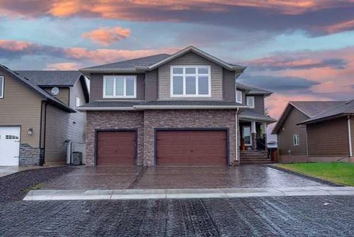 {{alt}} | Card Image