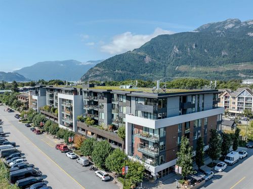 203-37881 Cleveland Ave, Squamish, BC, V8B0Z7 | Card Image