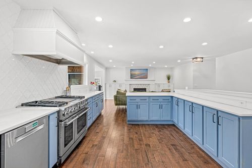 4555 Lenore Ln, Eagan, MN, 55122-2414 | Card Image