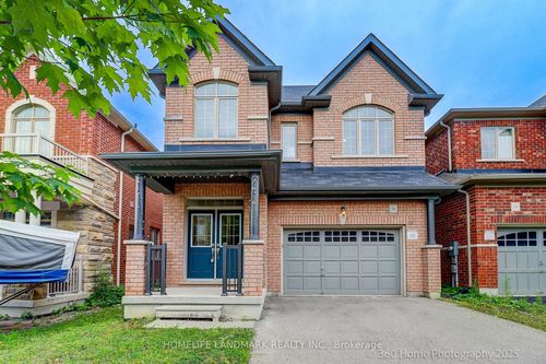16 Beechborough Cres, East Gwillimbury, ON, L9N0P2 | Card Image