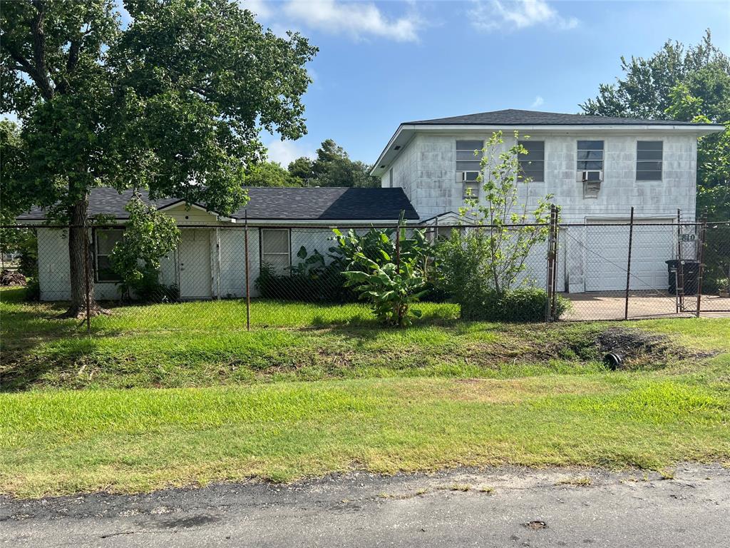 Avenue L , Dickinson, TX 77539