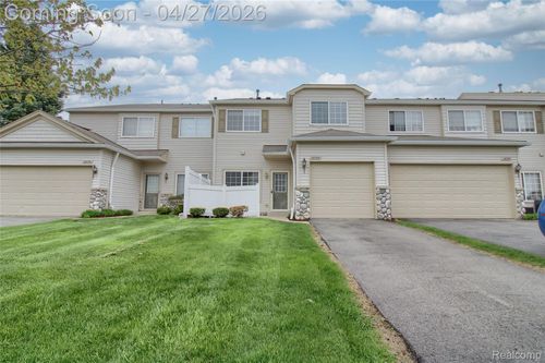 26793 Kirkway Cir, Woodhaven, MI, 48183-1971 | Card Image