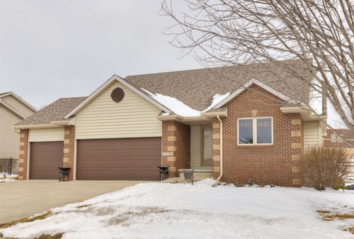 15805 Aurora Avenue, Urbandale, IA, 50323 | Card Image