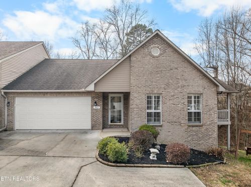 921 Mercer Dr, Maryville, TN, 37801-9316 | Card Image