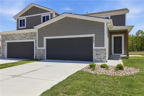 4707 Brentwood Ave, Kansas City, MO, 64136-1216 | Card Image