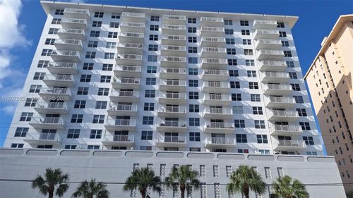 5h-427 Golden Isles Dr, Hallandale Beach, FL, 33009-7544 | Card Image