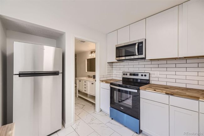 APT-308 - 12043 W Cross Dr, Condo with 1 bedrooms, 2 bathrooms and 3 parking in Littleton CO | Image 5