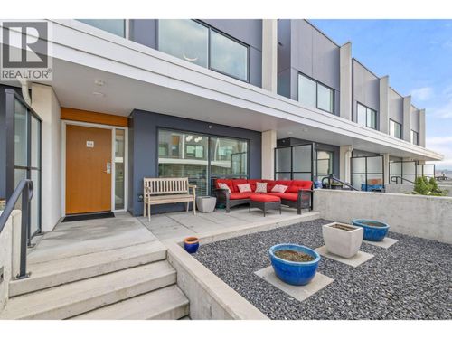 316-3030 Pandosy St, Kelowna, BC, V1Y0C4 | Card Image