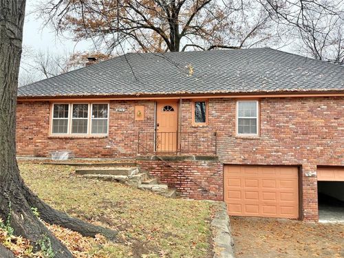 8128 E 74th St, Kansas City, MO, 64133-6229 | Card Image