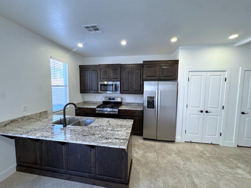 253 N 2480 W, Hurricane, UT, 84737-3569 | Card Image