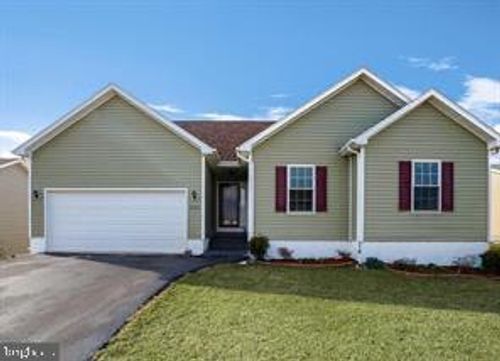 494 Ives St, MARTINSBURG, WV, 25405-3611 | Card Image