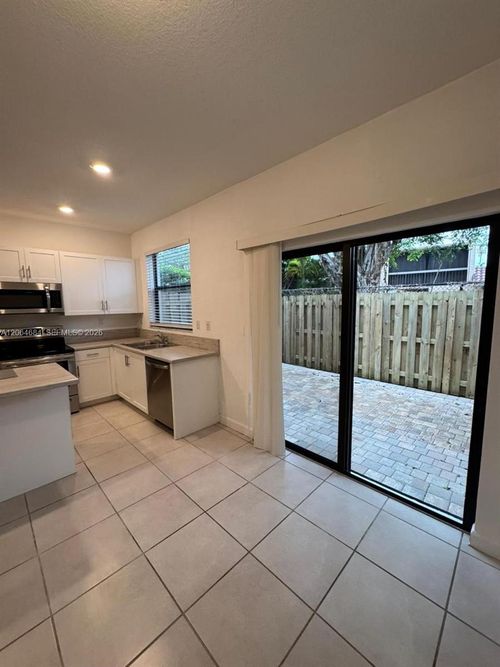 768-768 Ne 206th Ter, Miami, FL, 33179-2430 | Card Image