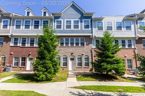 57 Kaprol Dr, Troy, MI, 48098-1952 | Card Image