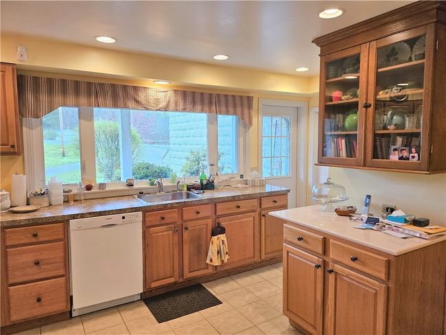657 Kiester Rd, House other with 3 bedrooms, 2 bathrooms and 3 parking in Slippery Rock PA | Image 16