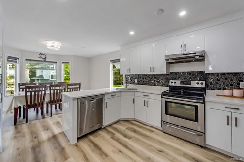 1-15550 89 Ave, Surrey, BC, V3R1N1 | Card Image