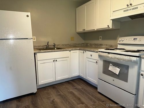 j232-7 Padanaram Rd, Danbury, CT, 06811-5721 | Card Image