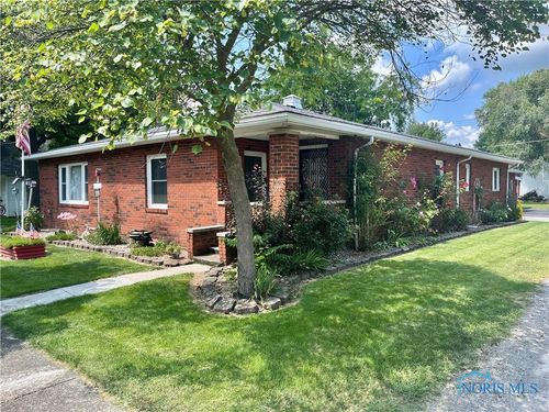 111 E Sugar St, Leipsic, OH, 45856-1254 | Card Image