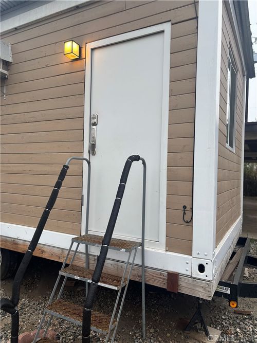 37 Garden Dr, Bakersfield, CA, 93307-5237 | Card Image