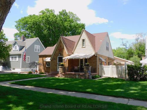 706 W 11th St, Grand Island, NE, 68801 | Card Image