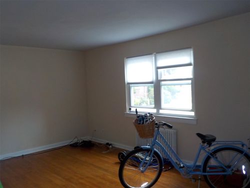 e-1-263 73rd Ave, Glen Oaks, NY, 11004-1004 | Card Image