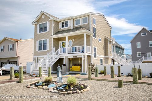 207 Ceylon Ave, Seaside Heights, NJ, 08751-2204 | Card Image