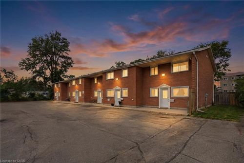 i-48 Windom Rd, Kitchener, ON, N2A2P4 | Card Image