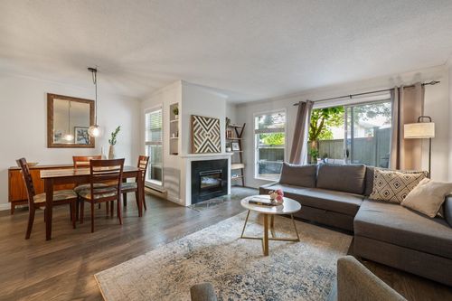 50-900 W 17th St, North Vancouver, BC, V7P3K5 | Card Image