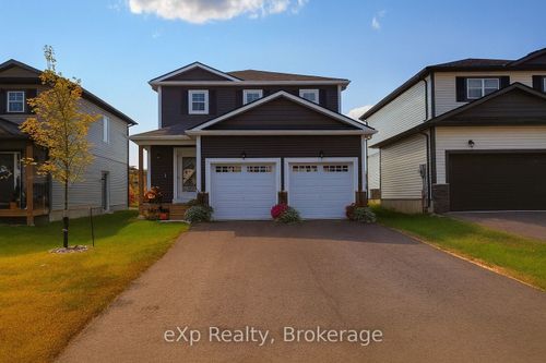 50 Quinn Forest Dr, Bracebridge, ON, P1L0C8 | Card Image